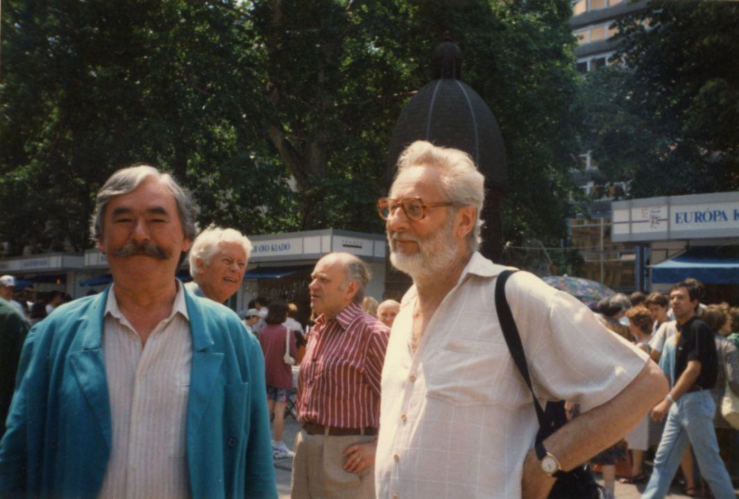 Szakonyi Károly és Csukás István (Ünnepi Könyvhét 1996, Vörösmarty tér)