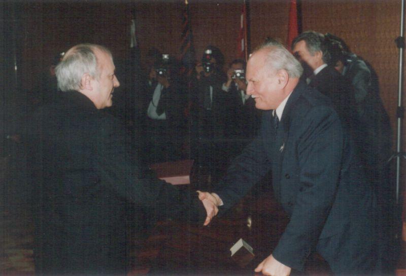 A Kossuth-díj átadása a Parlamentben, Göncz Árpád köztársasági elnökkel, 1992