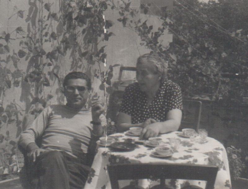 Somlyó György és édesanyja az 50-es években