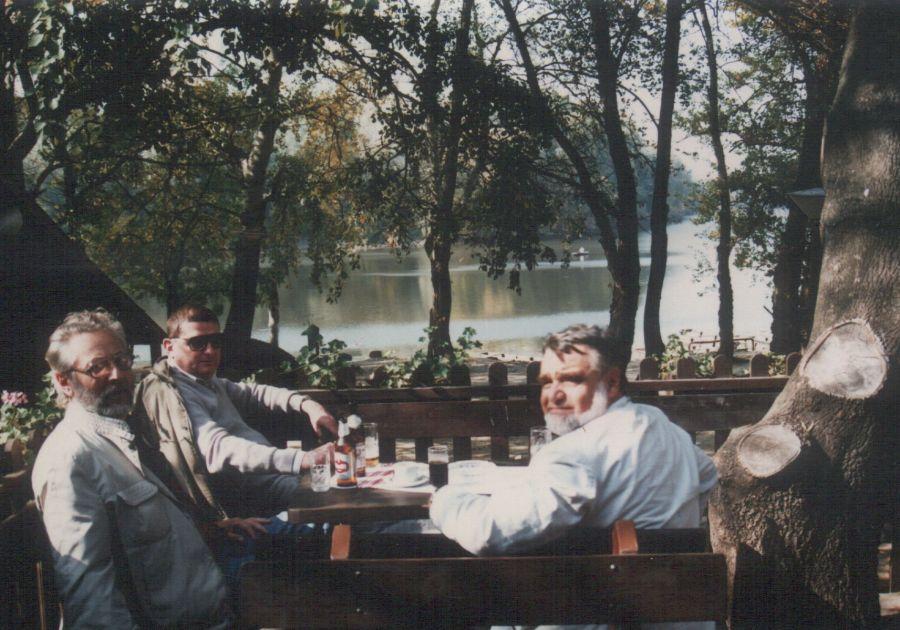 Szakonyi Károly, Bertha Bulcsu és Gyurkovics Tibor Mártélynál, a Tisza-parton