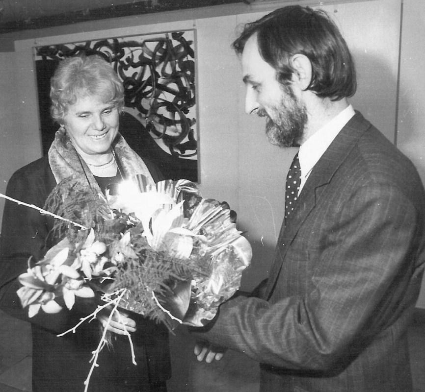 Keserü Ilona köszöntése Varsóban – Keserü kiállítás az Intézetben (1992)