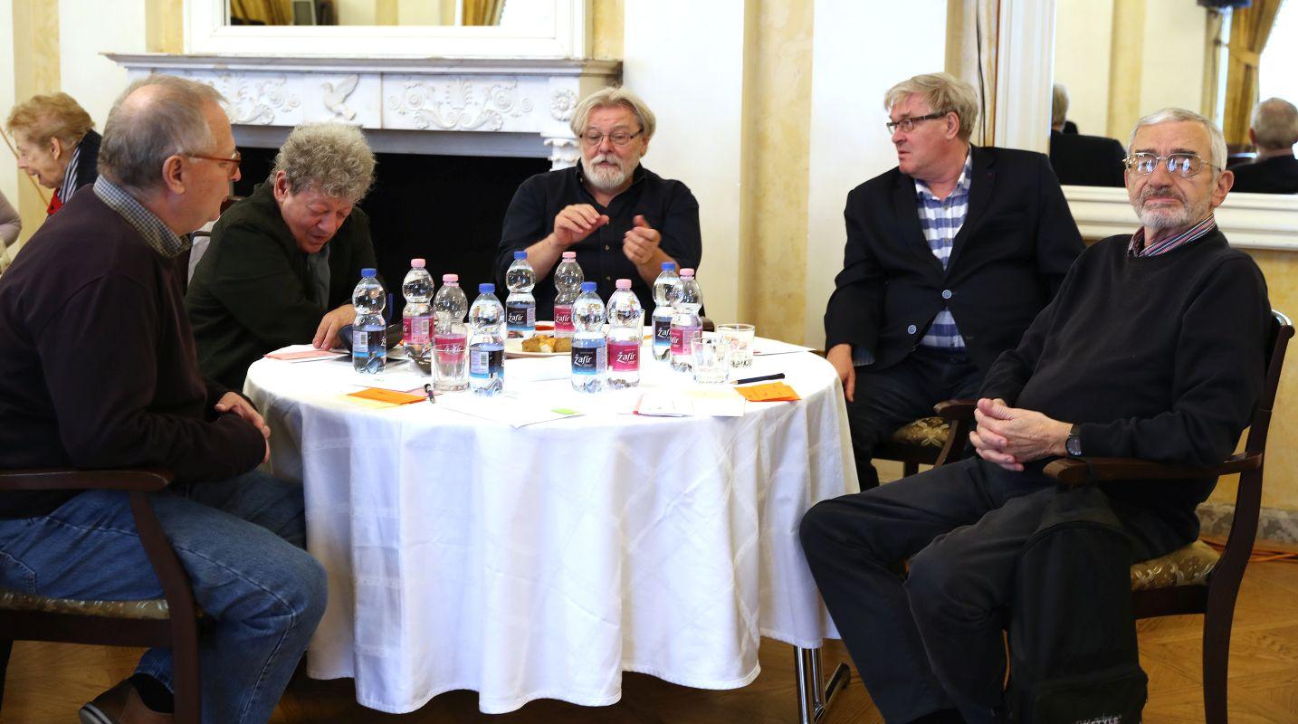 A DIA tagválasztáson Spiró György, Kántor Péter, Parti Nagy Lajos és Závada Pál társaságában 2017-ben