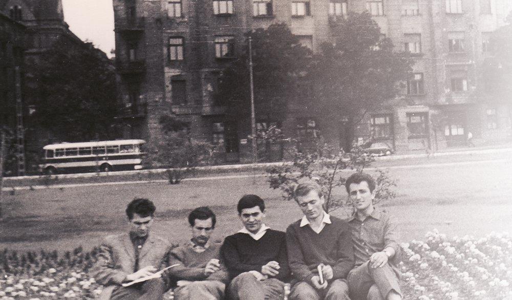 Utassy József egyetemi társaival a Duna-parton (Kiss Benedek, Győri László, Oláh János, Varga Balázs) (1963 körül)