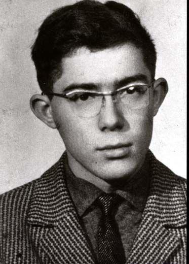  A szekszárdi Garay János Gimnázium orosz tagozatos diákjaként (1964 körül)