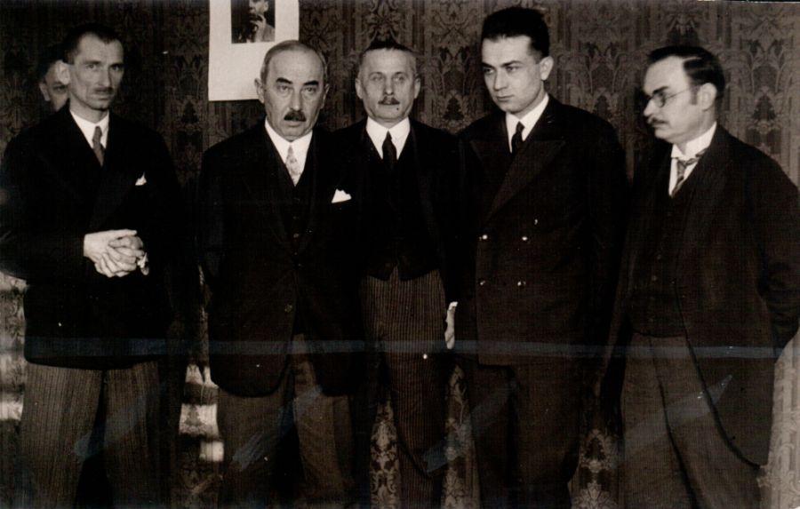 A Baumgarten-díj kiosztása: Tersánszky Józsi Jenő, Révész Béla, Salgó Ernő, lllyés Gyula, Bartucz Lajos (1931)