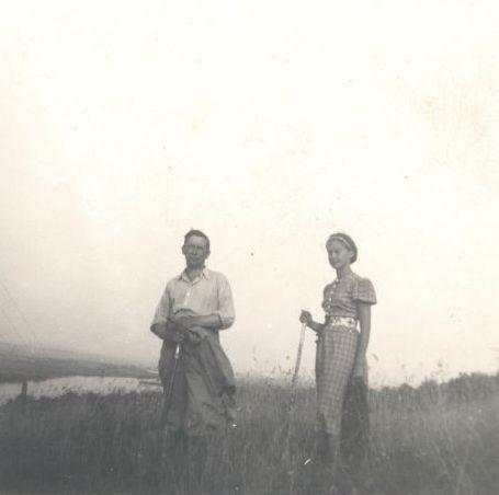 Áprily Lajos Márta lányával Visegrádon, 1937