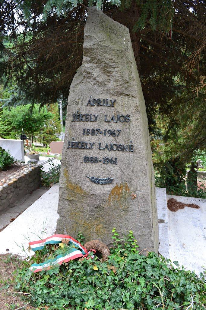 Áprily Lajos sírja a visegrádi temetőben