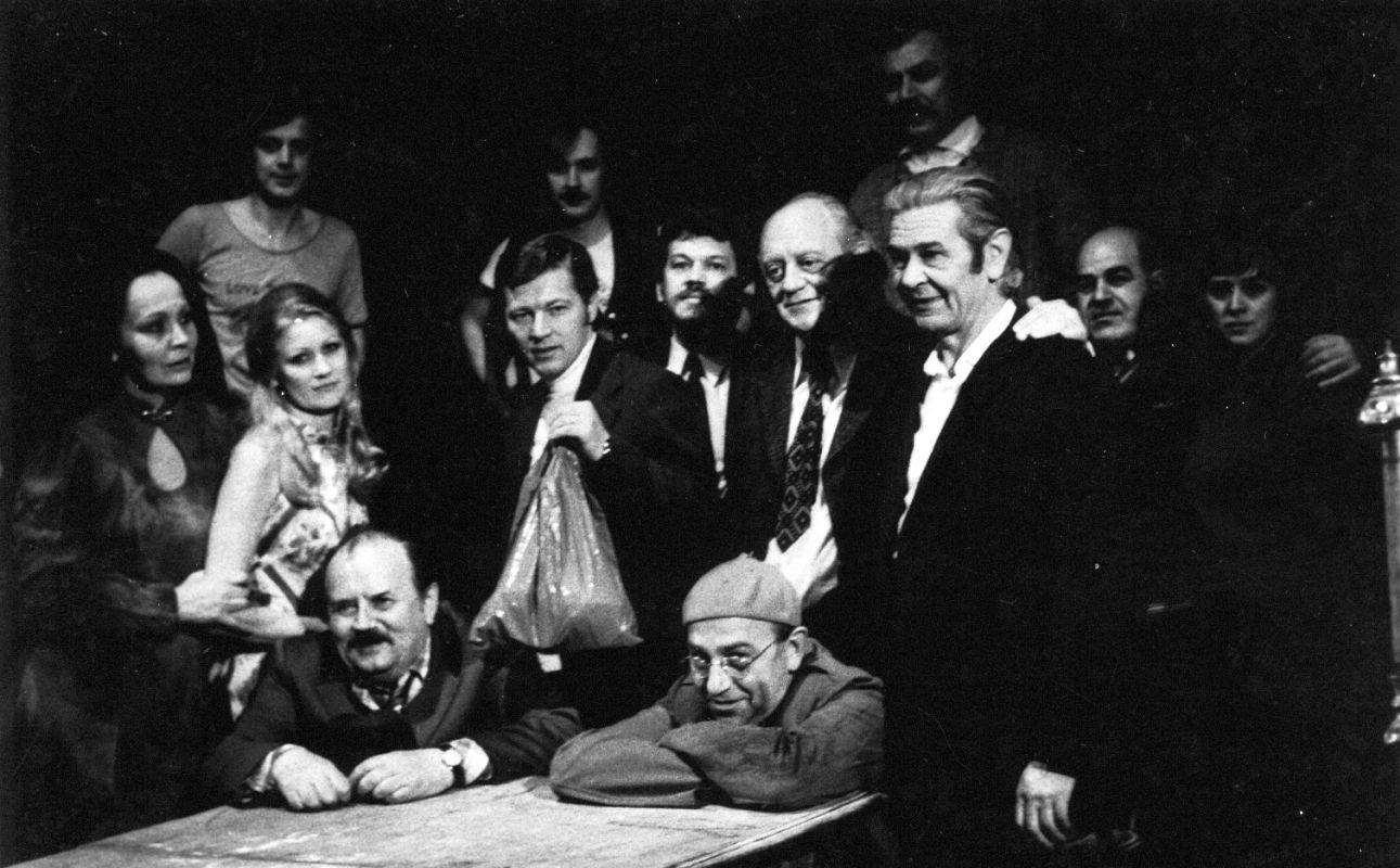 Az Öreg ház 1978-as előadásának alkotói a szerző, Csiki László társaságában