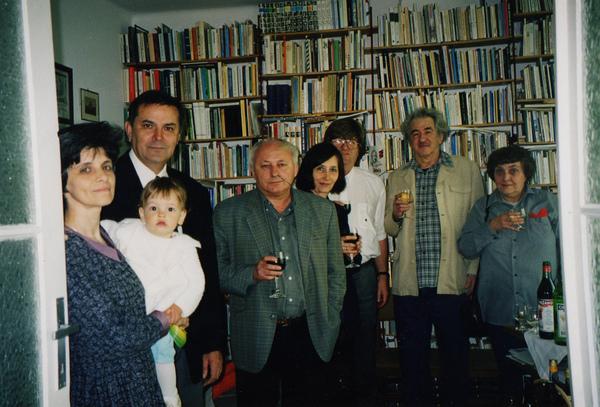 Balczó Andrásék a legkisebb gyermekükkel, Ágh Istvánék és Marshall Lászlóék Nagy Gáspár 50. születésnapján (1999)