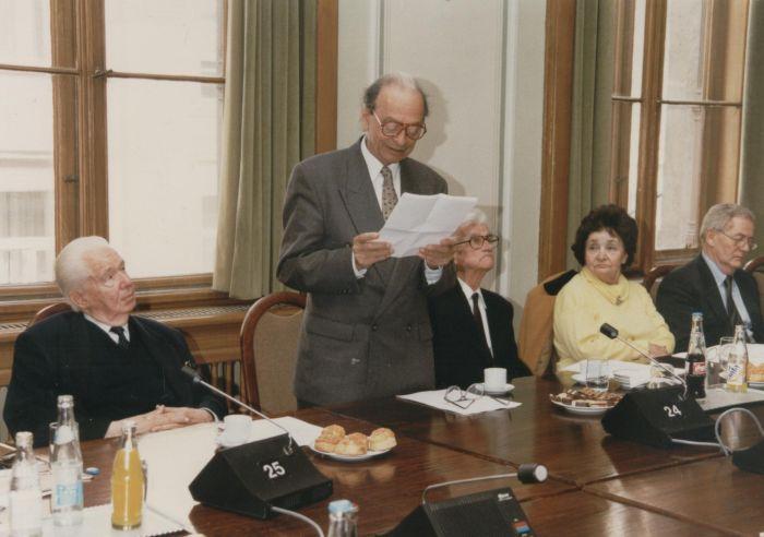 Domokos Mátyás köszöntése születésnapján (1998)