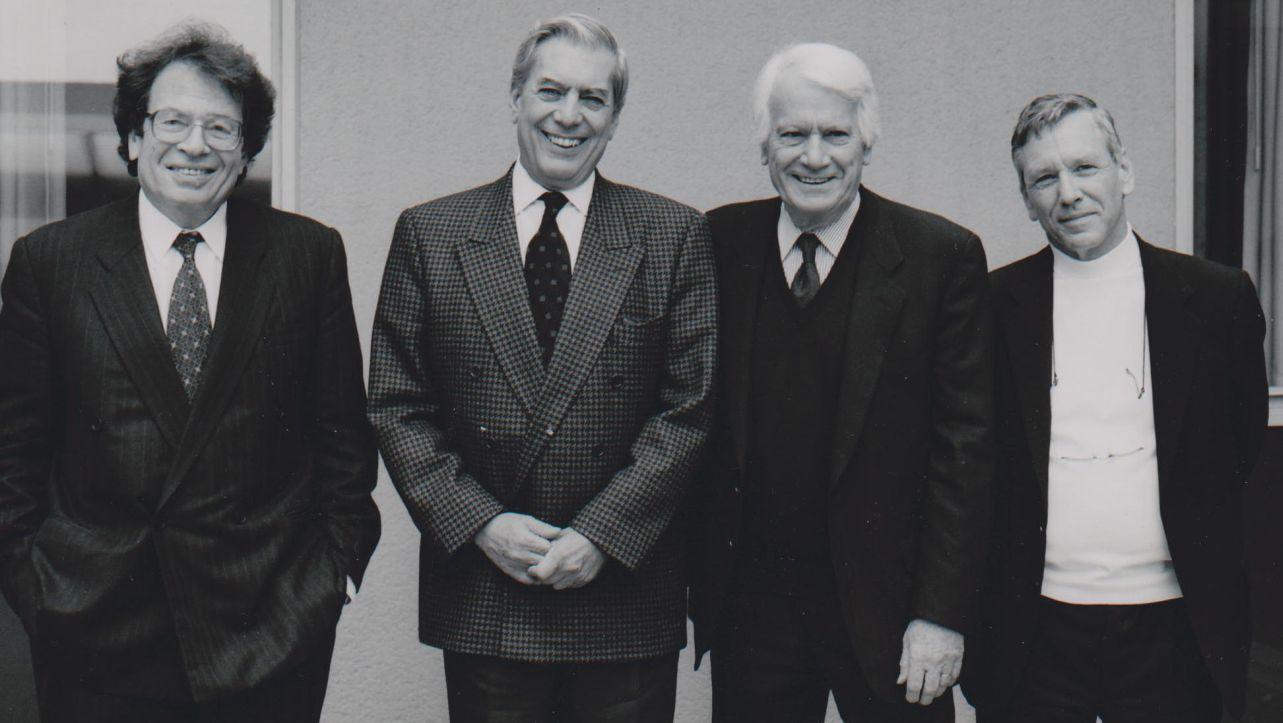 Konrád György, Mario Vargas Llosa , Jorge Semprún és Amos Oz a Német Könyvkereskedők Béke-díjának átadásán (Frankfurt, 1991)