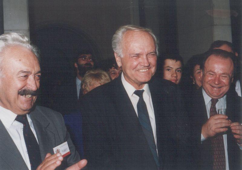 65. születésnapjának köszöntése a Magyarok Világszövetségében, 1995