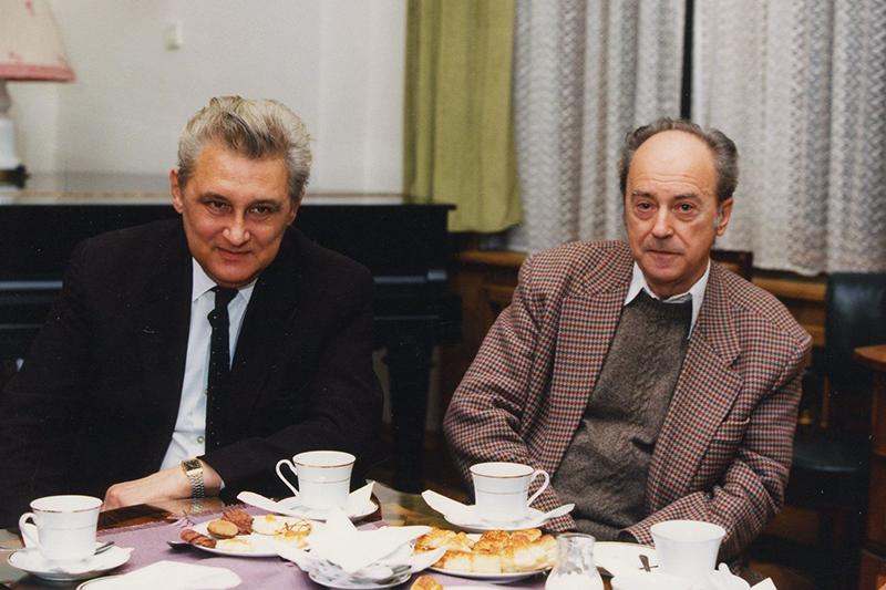 Lakatos István és Domokos Mátyás. Kosáry Domokos teadélutánján (1995 ősz, MTA)