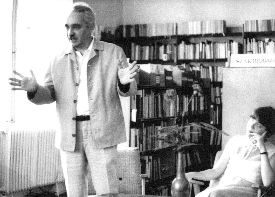 Író-olvasó találkozón a hatvani könyvtárban, 1979