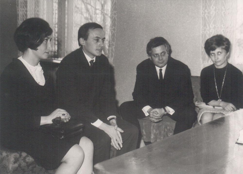 Esküvője Széles Judittal (1968), tanúik Bata Imre és Széles Klára