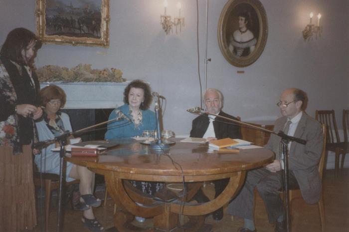 A Petőfi Irodalmi Múzeumban Nóbel Ivánnal és Erdélyi Erzsébettel, 1997
