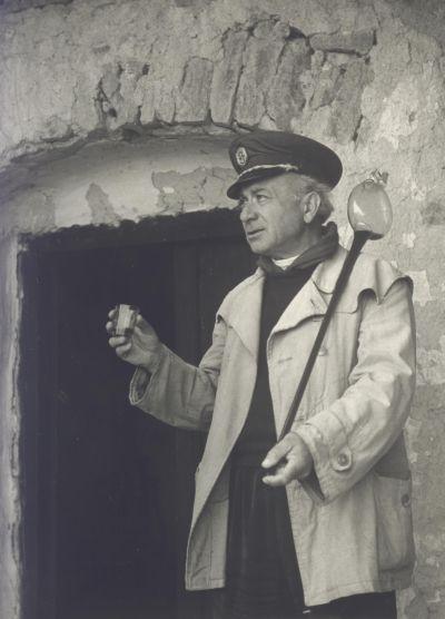 Illyés Gyula háromnegyedalakos portréja  (Tihany, 1962)