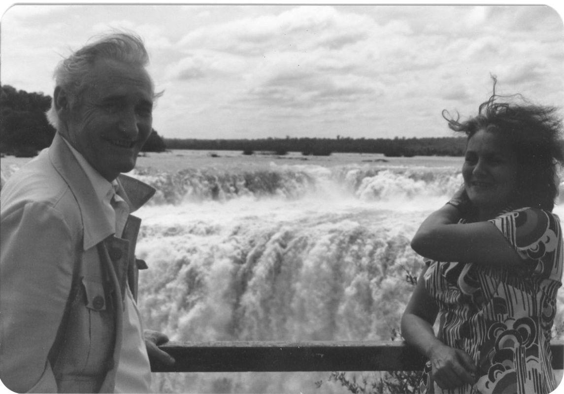 Feleségével, Tichy Magdolnával az Iguassu-vízesésnél, 1981
