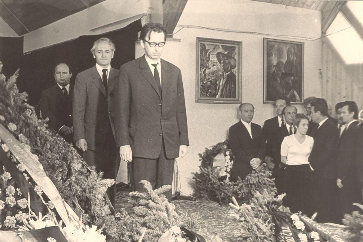 Zsögödi Nagy Imre temetésén Bajor Andor, K.S., Bálint Tibor áll őrséget, 1976
