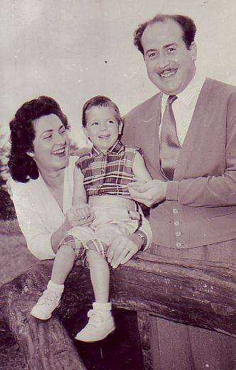 Feleségével, Rózsával és kislányával, Magdival, 1958