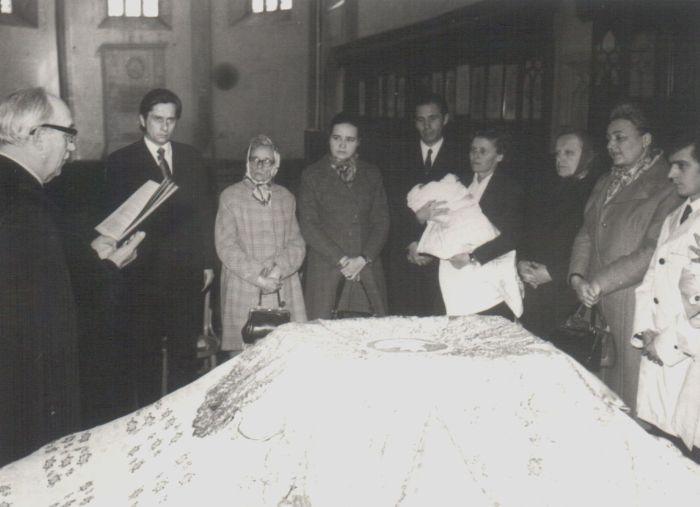 Lánya, Ágnes keresztelője a Farkas utcai református templomban (Kolozsvár, 1972)