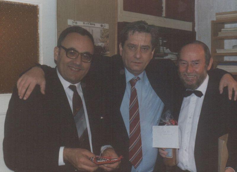 Berényi Gábor rendező, Páskándi Géza és Taub János a Vendégség bemutatóján, a Játékszínben (1986)