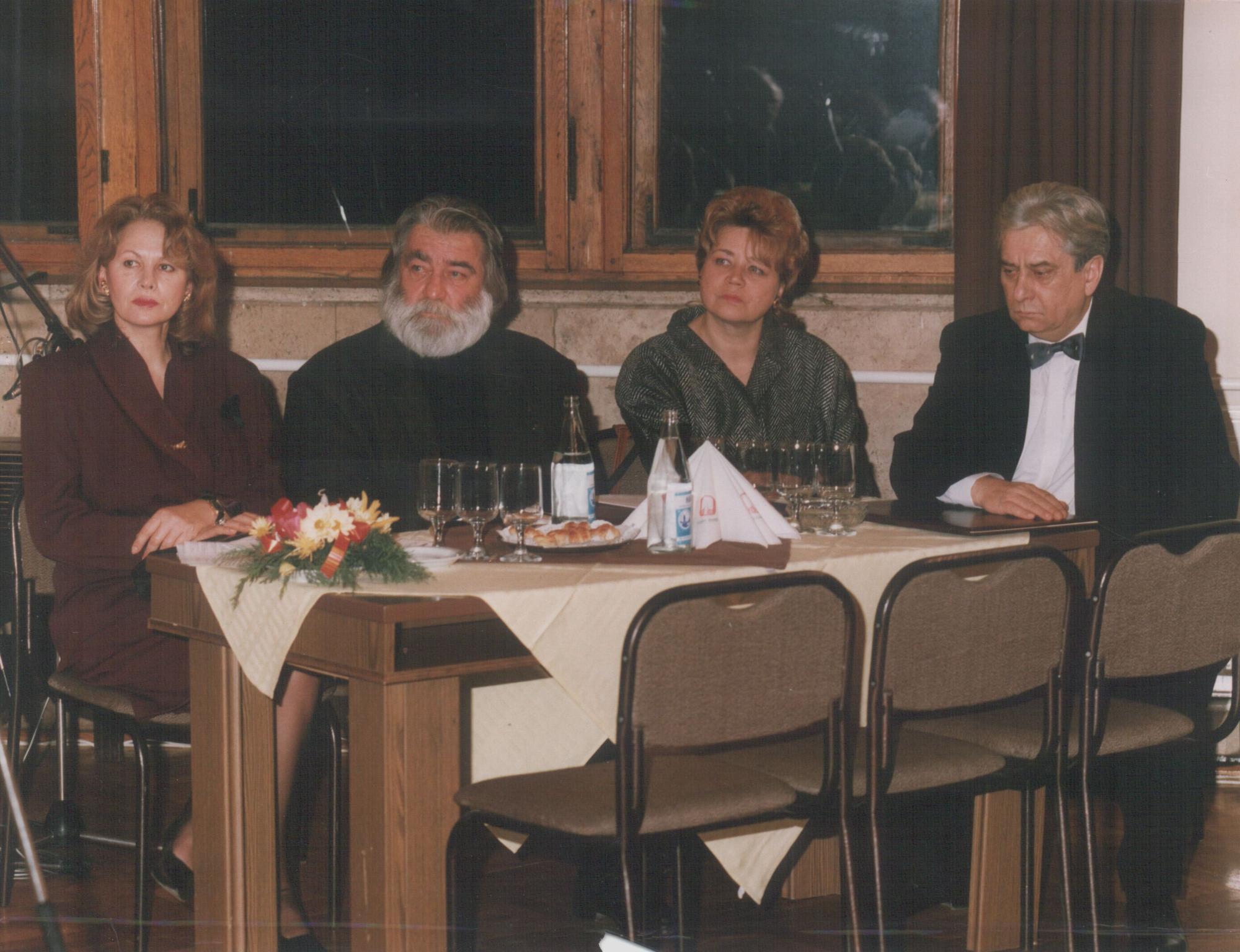 Szegedi Erika, Sára Sándor, Páskándi Anikó és Páskándi Géza a Magyar Művészeti Akadémia rendezvényén (1992)