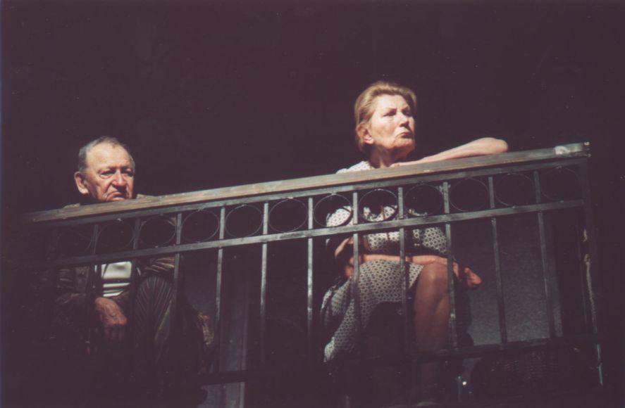 Koccanás. Jelenet a Katona József Színház előadásából (2004)