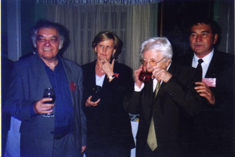 Sütő András 75. születésnapján Sopronban. Csoóri, Cs. Nagy Ibolya, Sütő, Görömbei András (2002)