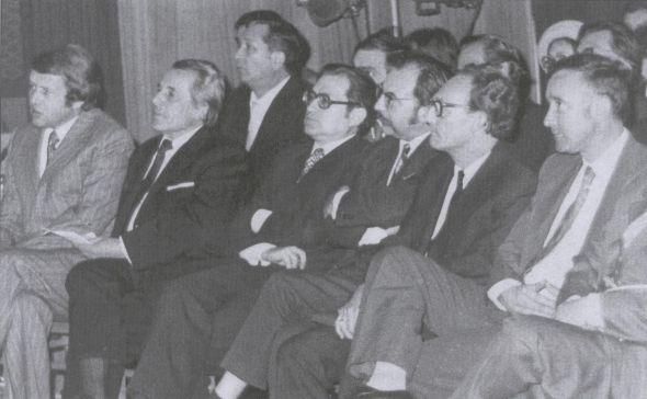 Bertók László, Csorba Győző, Bernics Ferenc, Fodor András, Bisztray Ádám, Kende Sándor, Arató Károly Csorba Győző hatvanadik születésnapján (Pécs, 1976)