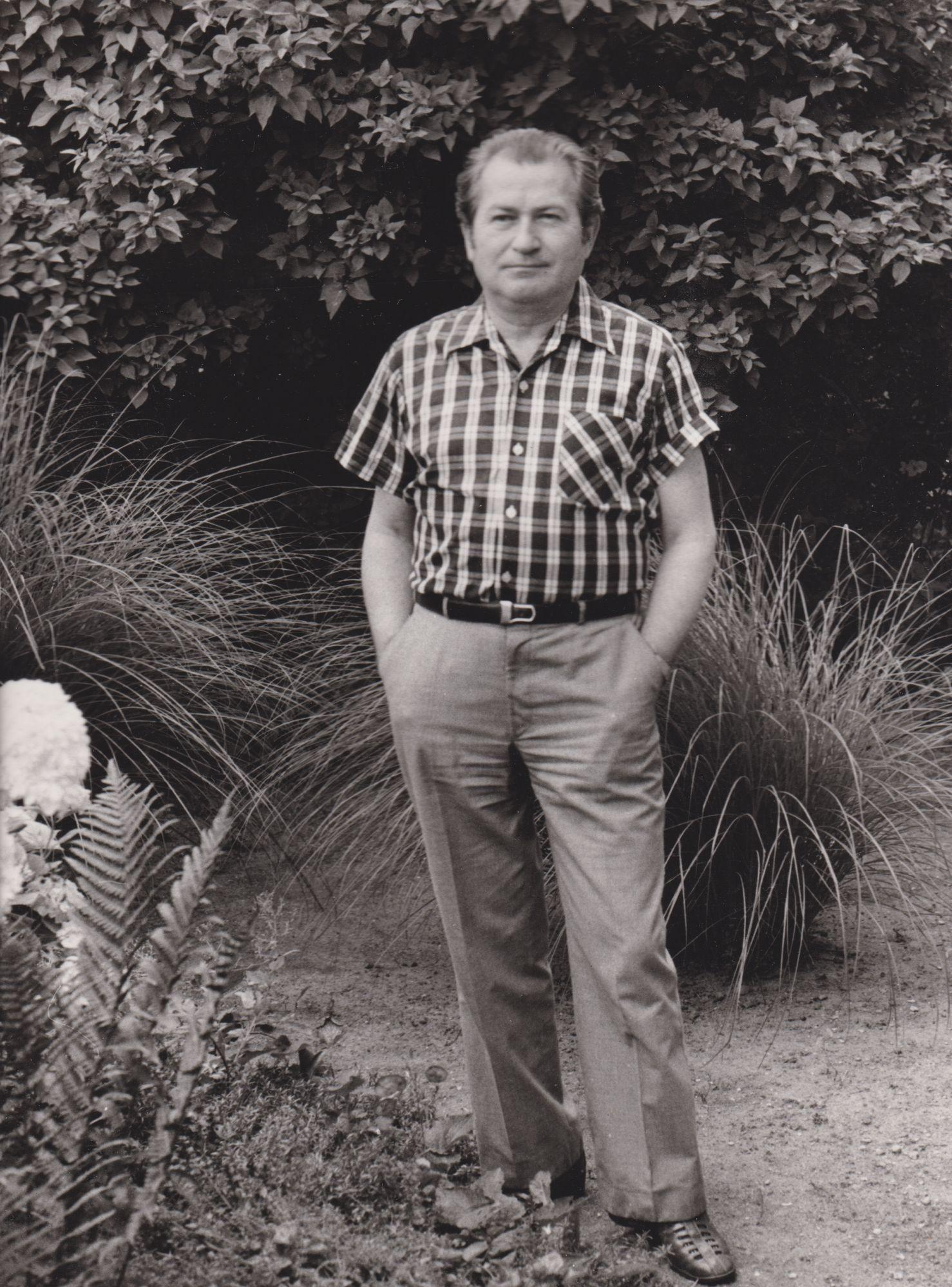Fodor András a fonyódi kertben (1980-as évek)