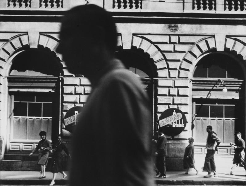 Nyáron, délidőben az Erzsébetvárosban (1970)