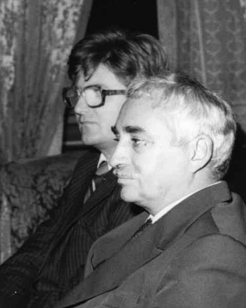 Sánta Ferenccel, Arany János halálának 100. évfordulóján Bukarestben (1982)