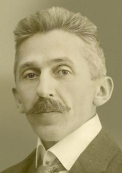 Gárdonyi Géza igazolványképe, 1910 előtt (Fotó: Rónai Dénes, Eger; forrás: Petőfi Irodalmi Múzeum)