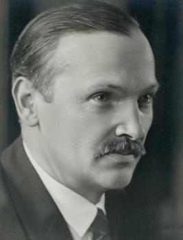 Erdélyi József, 1940-es évek (Fotó: Bérci László, forrás: Petőfi Irodalmi Múzeum)